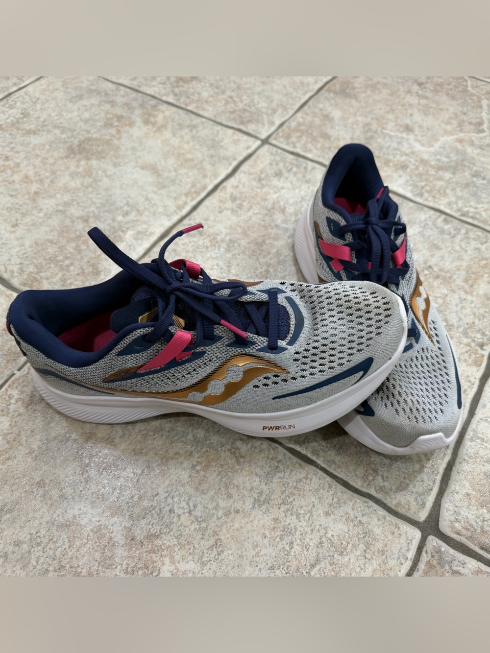 Women’s Saucony Ride 15 Prospect Glass size 8.5